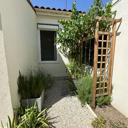 Petite Maison * ناربون